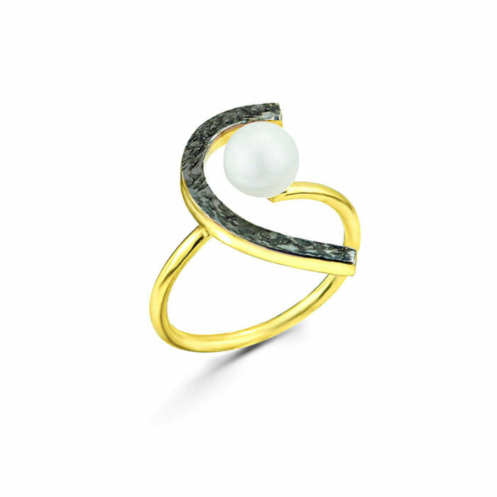 Δαχτυλίδι με φυσικό μαργαριτάρι και μαύρο ρόδιο | Lalino.gr