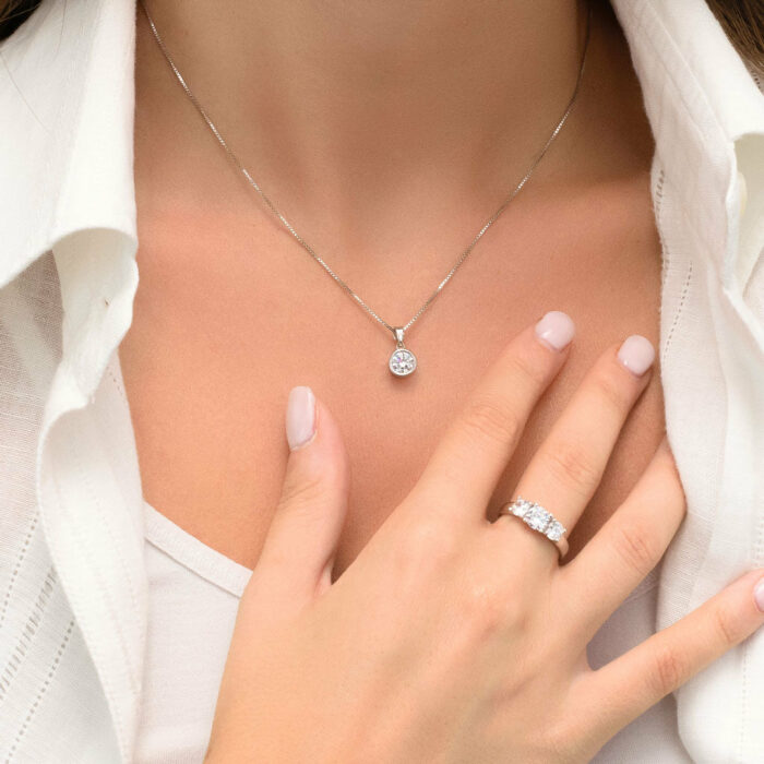 Ιδιαίτερο ασημένιο δαχτυλίδι με ζιργκόν πέτρες | Lalino.gr