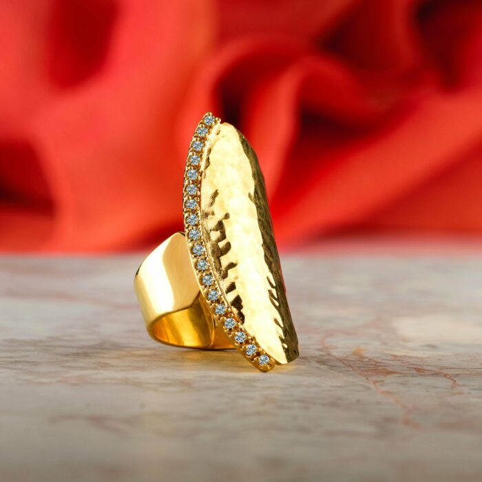 Σφυρήλατο δαχτυλίδι με ζιργκόν | Lalino.gr